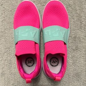 APL Techloom Bliss in hot pink with turquoise accent.